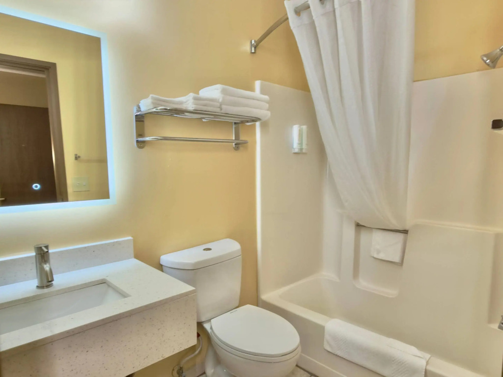 Econo Lodge Lansing - Leavenworth