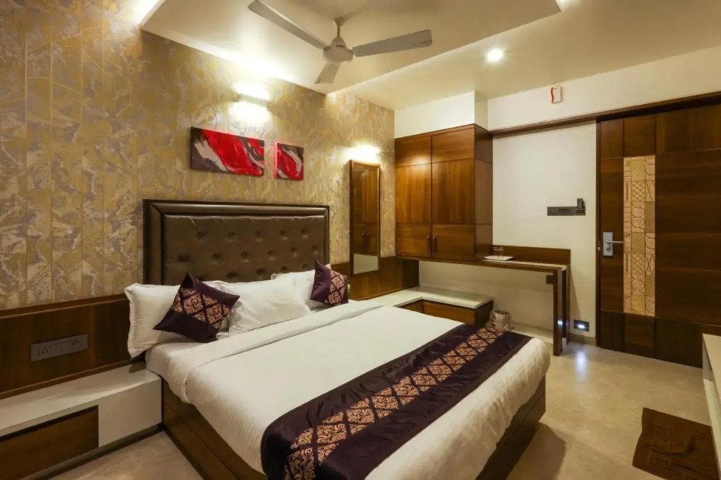 Blisss Hotel, Kolhapur