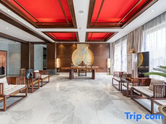Rufeng Hotel (Qufu East High-speed Railway Station)