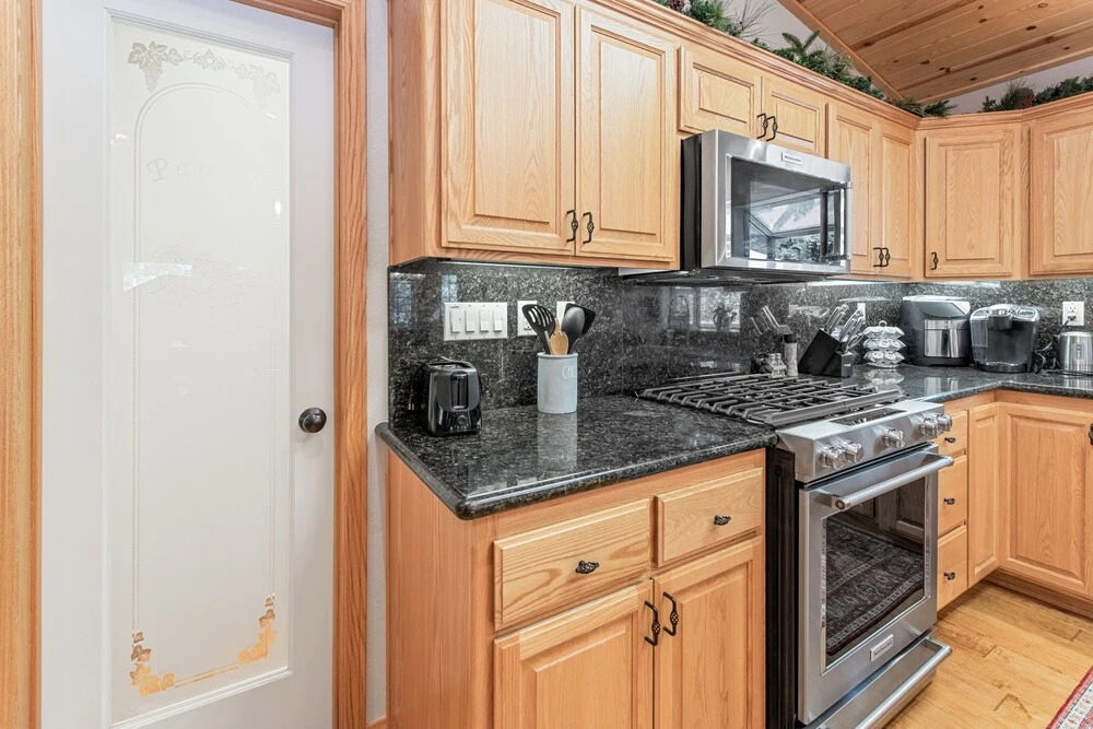 Paradise Peak - One Of Kind And Breathtaking Log Cabin With Hot Tub And Game Room! 3 Bedroom Cabin