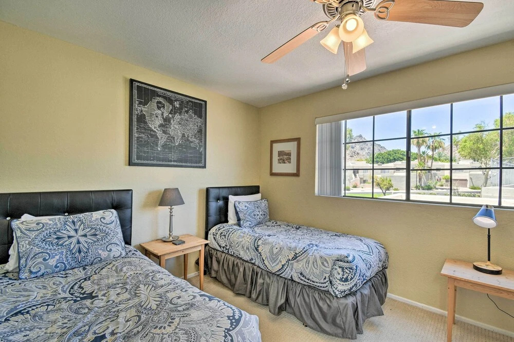 Golf Course Views, Hot Tub Access: Phoenix Home!