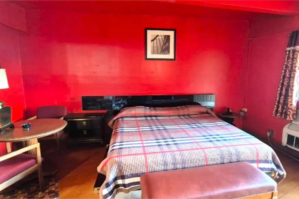 Saratoga Motel By Capital O Near Midway Airport Chicago IL