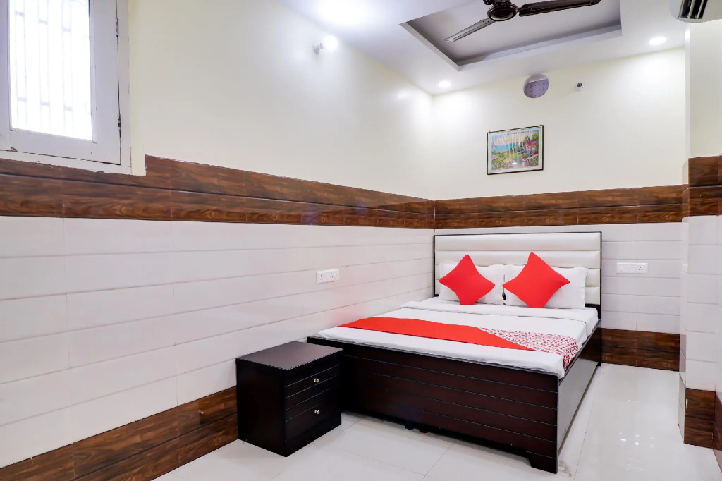 OYO 66432 Hotel Grand Vivek