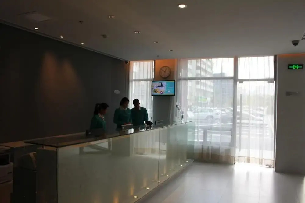 Jinjiang Inn Xiangzhou Inter-city Bus Station Hotel