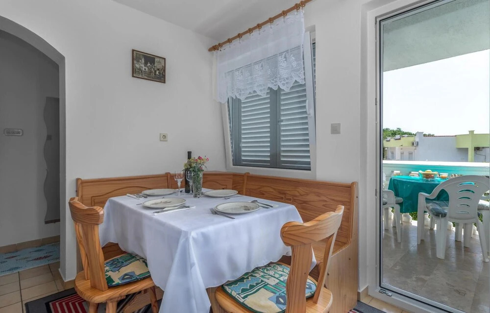Beautiful Apartment in Klenovica With Wifi and 2 Bedrooms