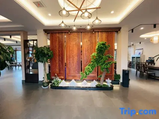 Longhushan Road Township Family Banquet Homestay