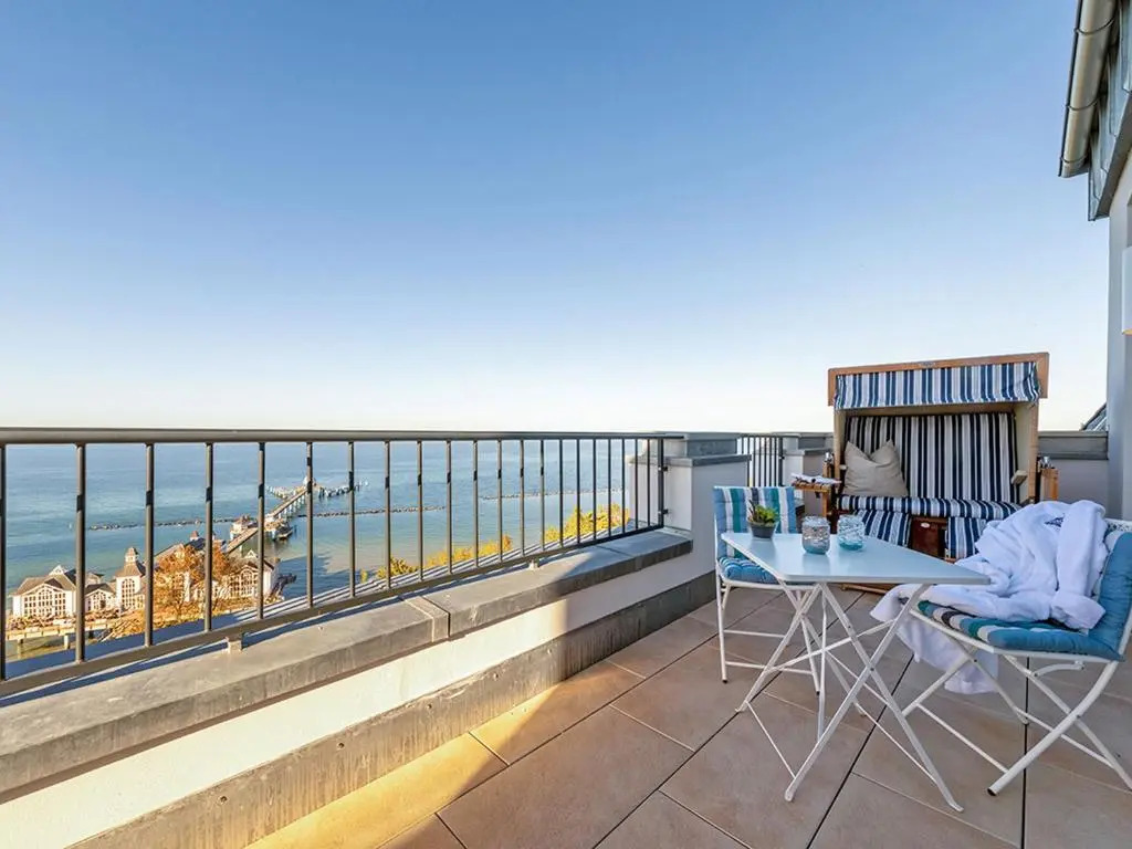 "FIRST" Sellin F645 Meerblick-Suite "View" im fünften OG