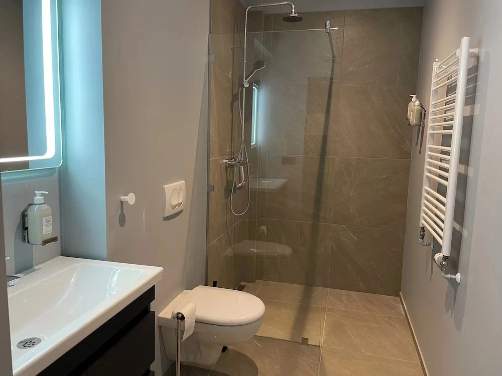 North Apartment 204