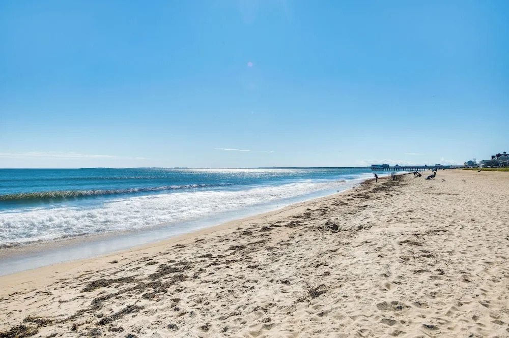 'beachfront 14' Condo on Old Orchard Beach