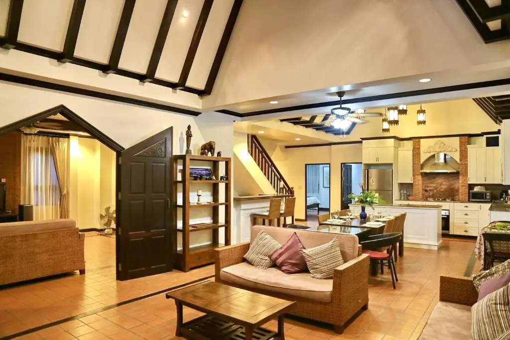 6 Bedroom Seaview Villa with Pool