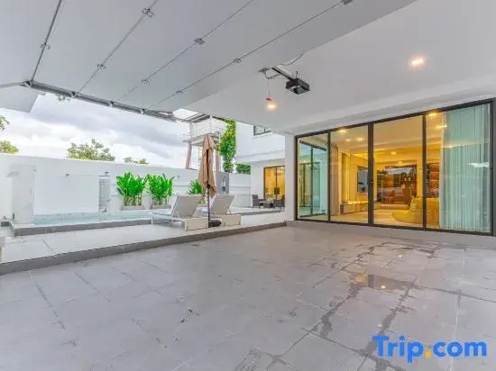 ThaiHomeLuxury6B villa walkingst