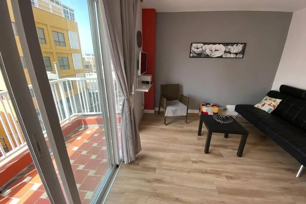 los Cristianos, céntrico piso a 100 metros de la playa