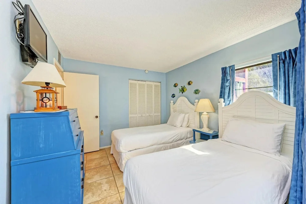 Coquina Tropics-3 Bedrooms- Bathroom-water Views From Every Room