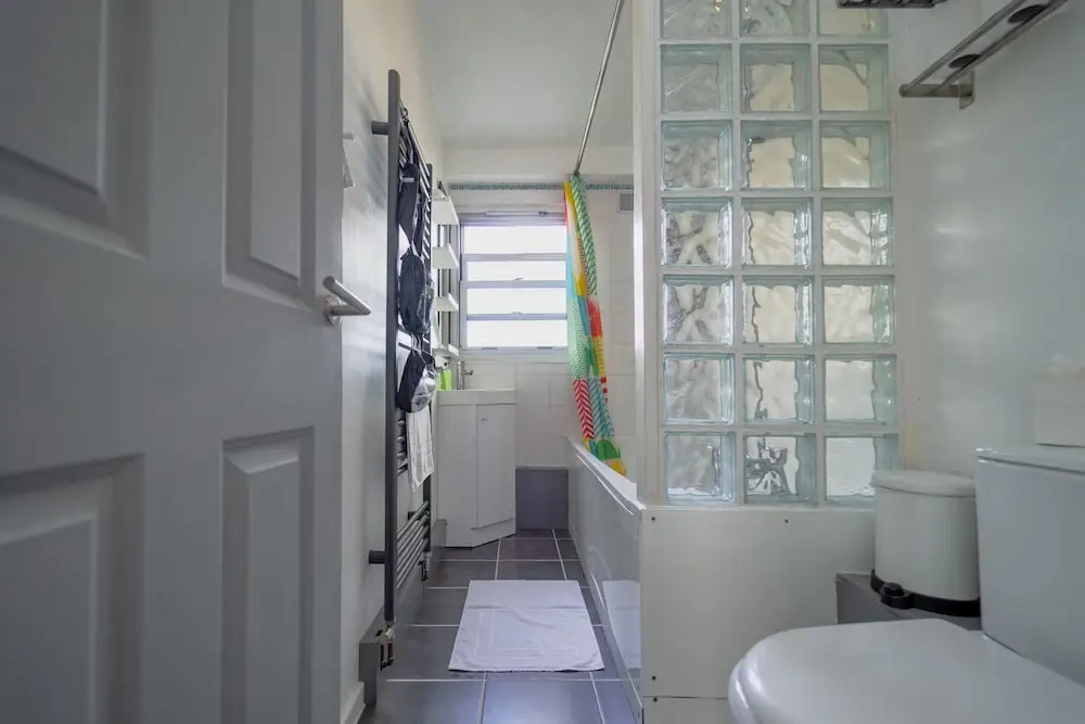 Modern 1 Bedroom Flat With Balcony Off Brixton Road