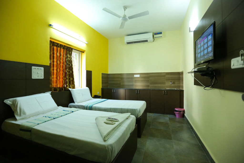 Season 4 Residences -Thiruvanmiyur Near Tidel park Apollo Proton cancer center and IIT Madras Research Park