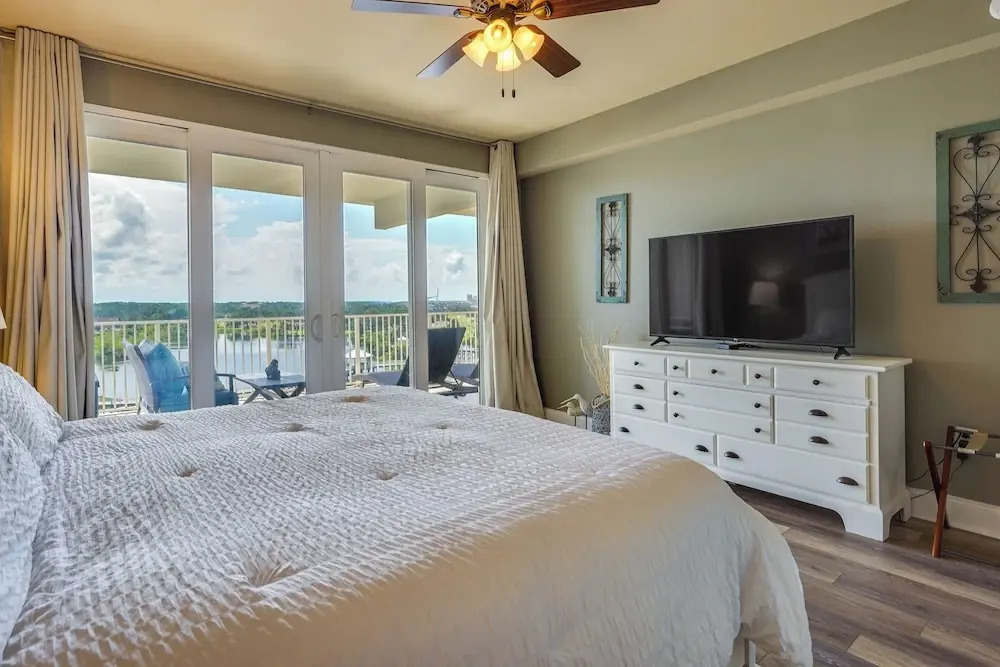 PCB Vacation Rental w/ Balcony & Beach Access!