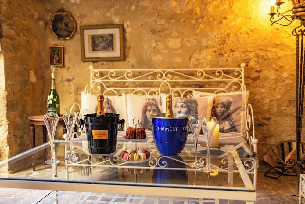 Champagne House