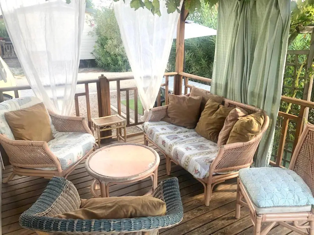 Bungalow de 3 chambres avec piscine partagee et jardin amenage a Frejus a 5 km de la plage