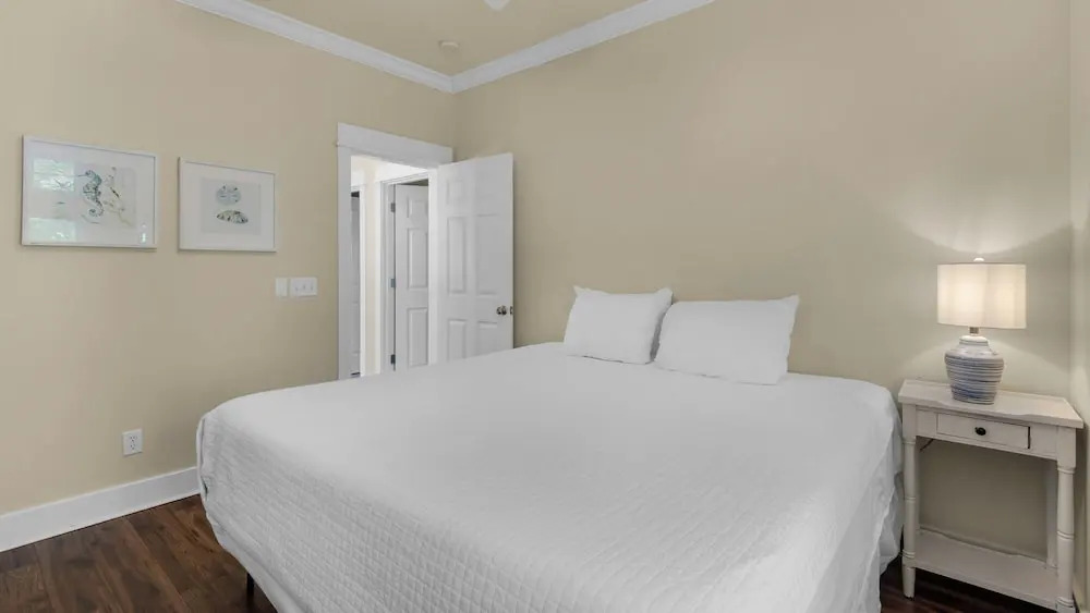 Bright & Beachy, 6 Minutes to the Gulf, 2 Pools, Tennis