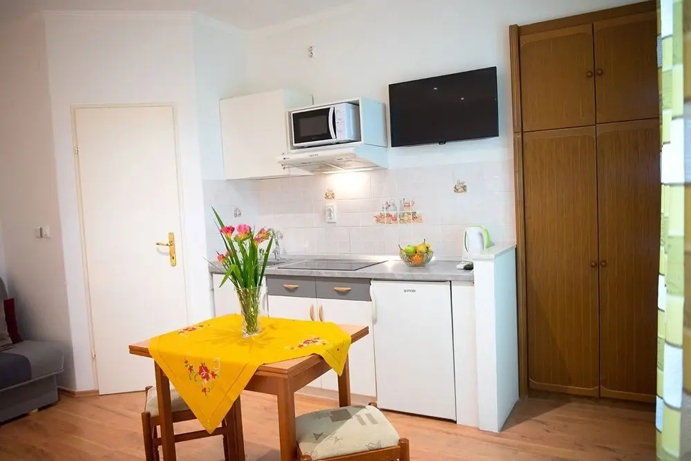 Robi - 50m From Beach - SA2