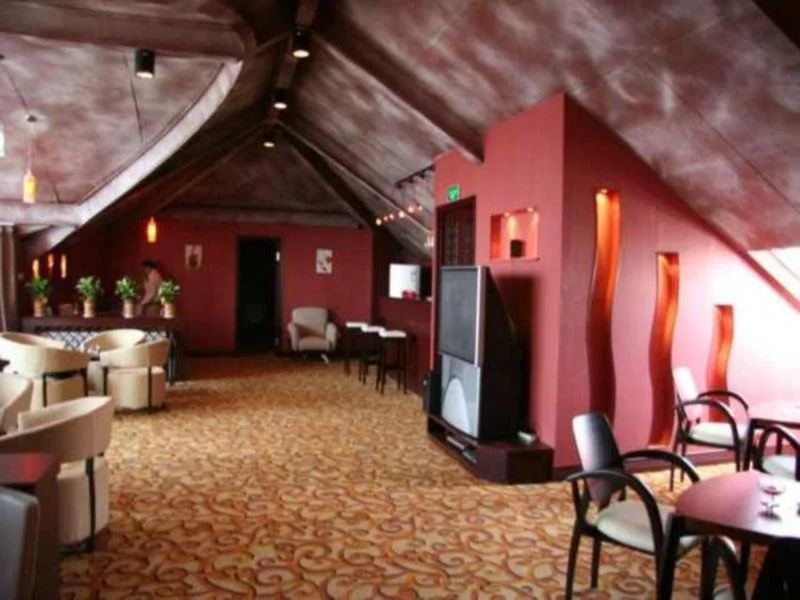 Summer Hotel