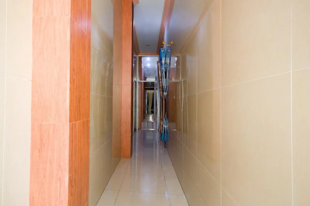 OYO 3023 Yellow Residence