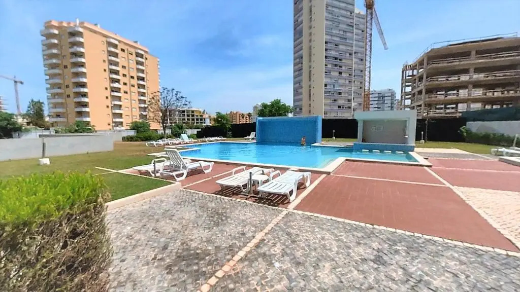 Rocha Tower 11C-11E