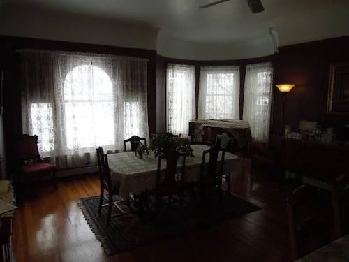 Historic Mansion House Inn