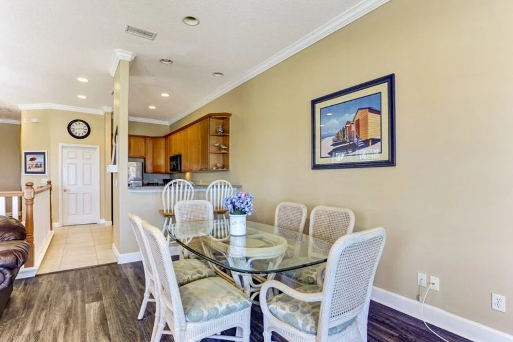 211 S. Fletcher - 3 Br Townhouse