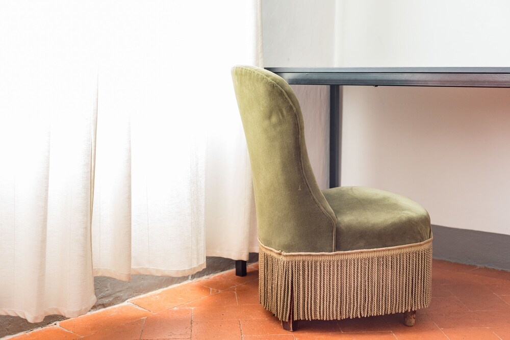 Pitti Large Apartment With Balcony