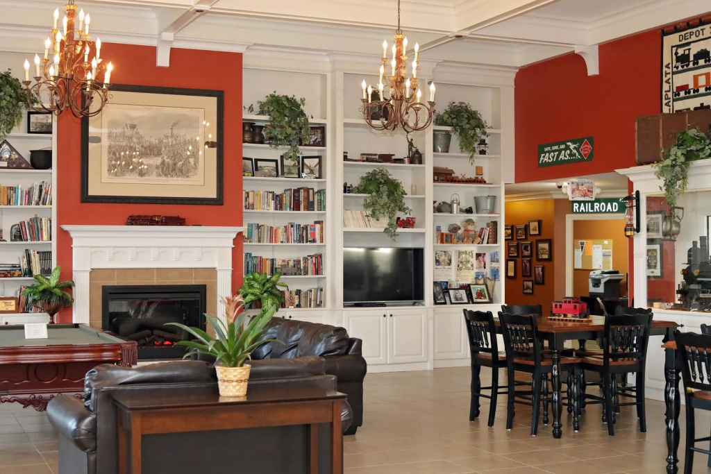 Depot Inn & Suites