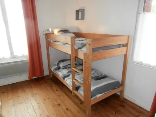 Les Belles Terrasses Dieppe ,3 appartements , LE VEGETAL de 1 à 8 personnes , LE TROPICAL de 1 à 6 personnes , LE FLORAL avec TERRASSE de 1 à 3 personnes , quartier calme au stationnement gratuit à coté de lavenue verte