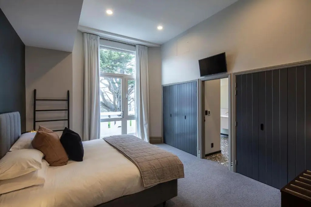 The Burlington Luxury Octagon Apartment