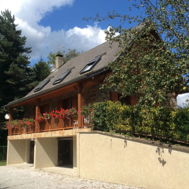 Chalet With 4 Bedrooms in Montauban de Luchon, With Wonderful Mountain