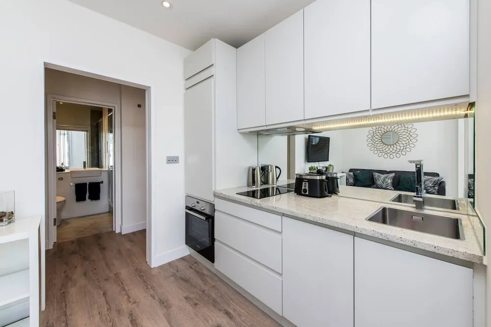 Stylish 1 bed in Fashionable Chelsea