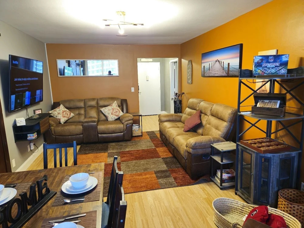 Perfect DTWN Condo with King beds