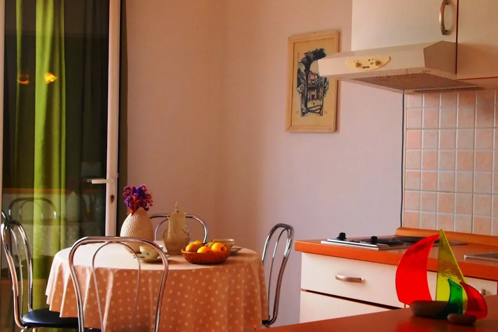 Apartments by the sea Makarska - 21425