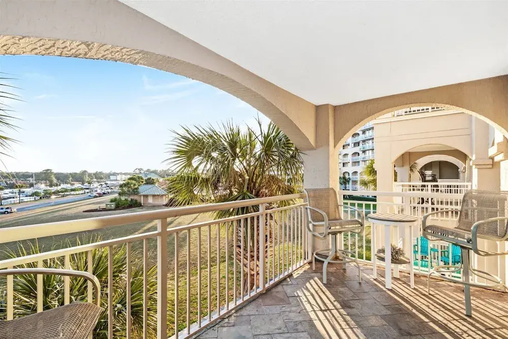 Yacht Club Villas #1-1001
