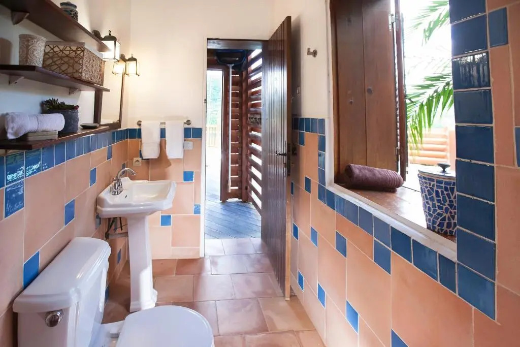 Villa Palm Bay Stunning View 5 min to beach 3 min to downtown King size bed