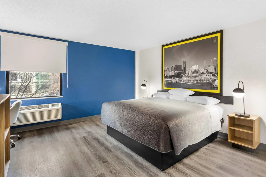 Super 8 by Wyndham Chicago IL