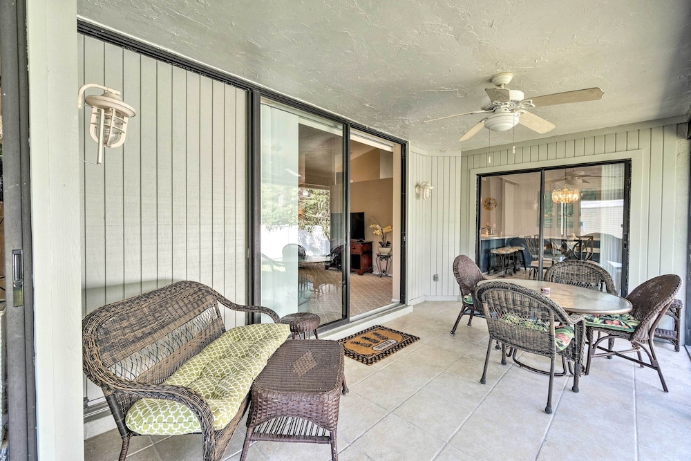 4 Mi to Beaches: Home w/ Lanai & Yard in Venice!