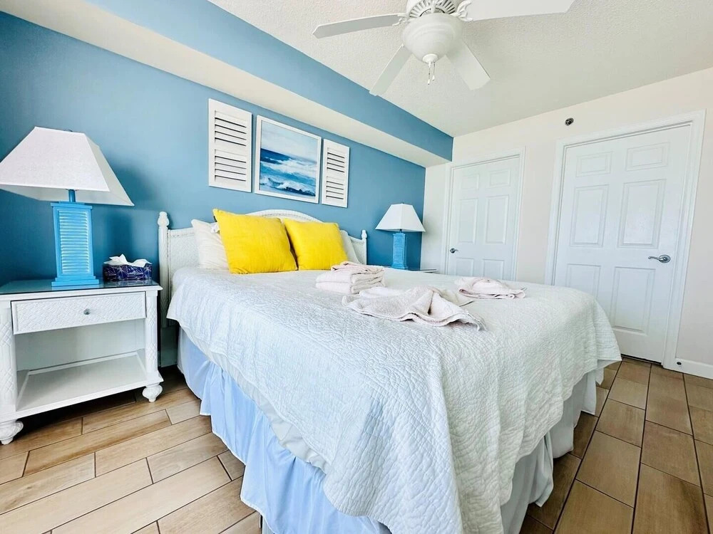 Bluewater Keyes 903 3 Bedroom Condo by RedAwning, North Myrtle Beach