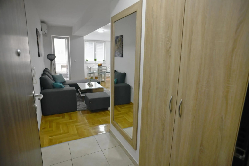 Modern & Cozy near City Center with Balcony, free Parking and coffee