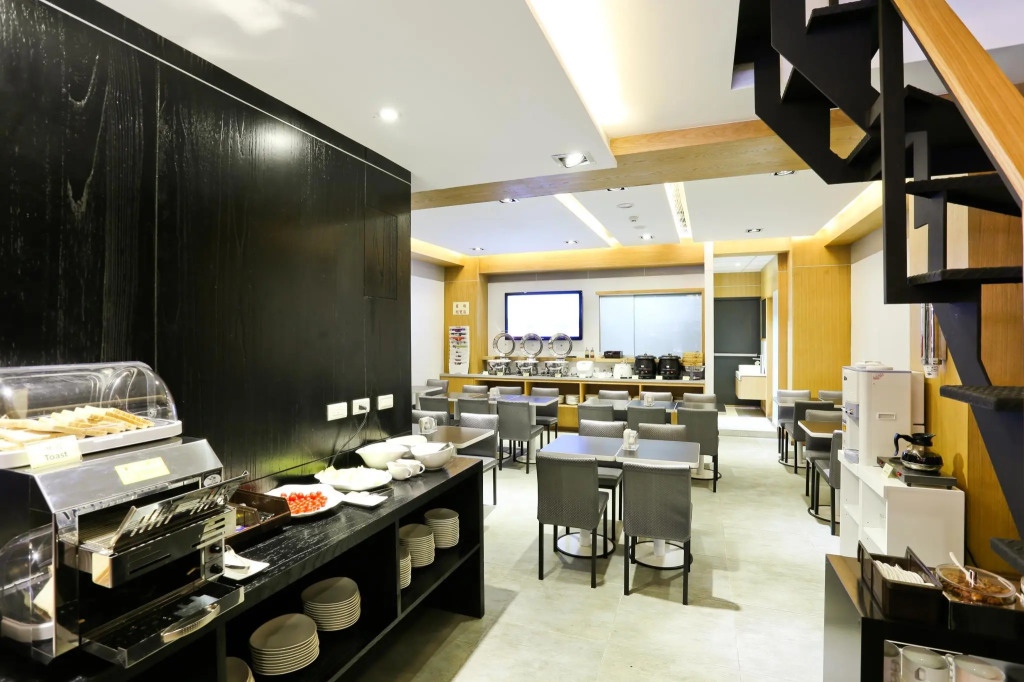 Newful Hotel