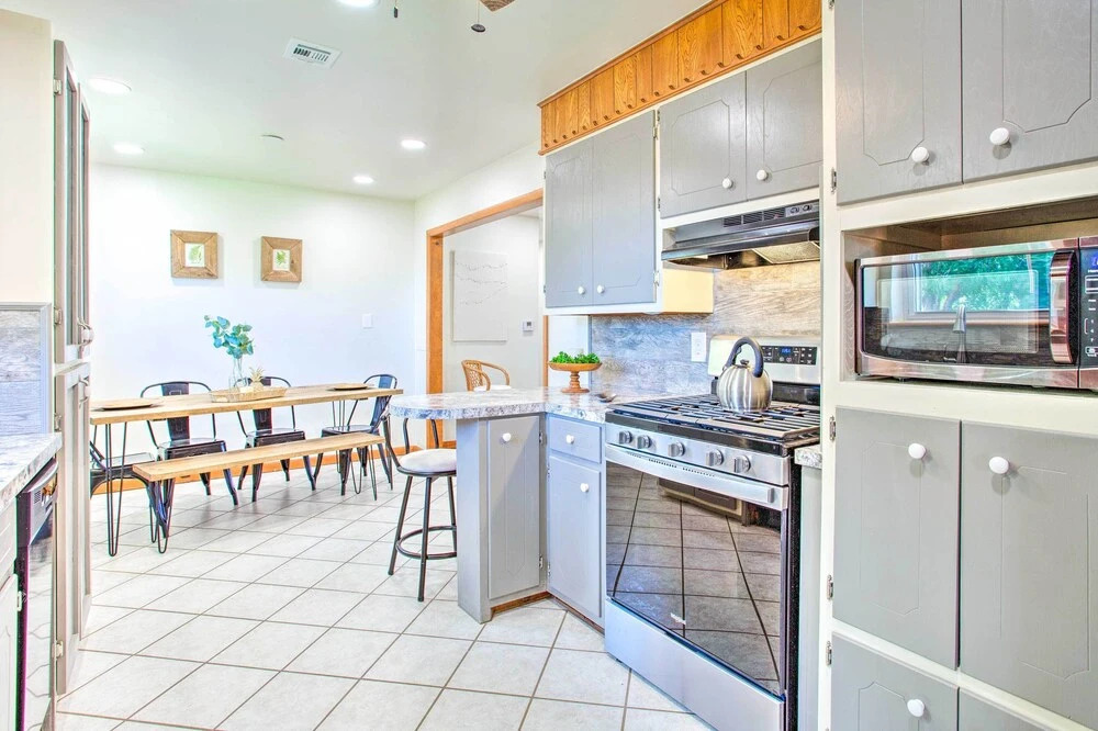 Woodward Home Near Crystal Beach Water Park!