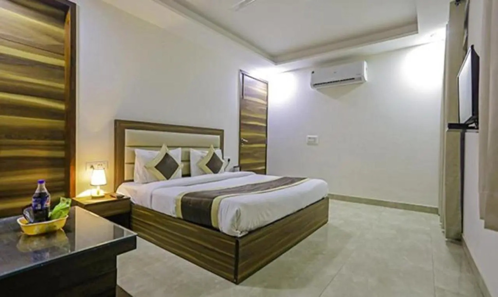Fabhotel White House Bnb