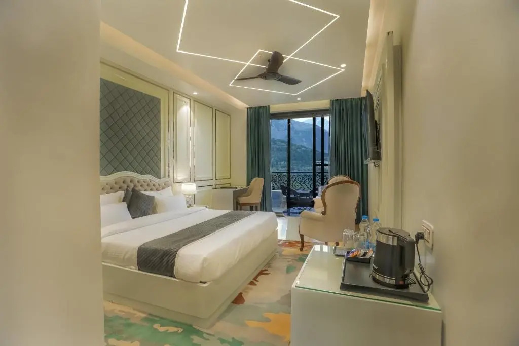 Alivaa Hotel, McLeodganj With Best Dhauladhar View & Infinity Pool Sky Garden