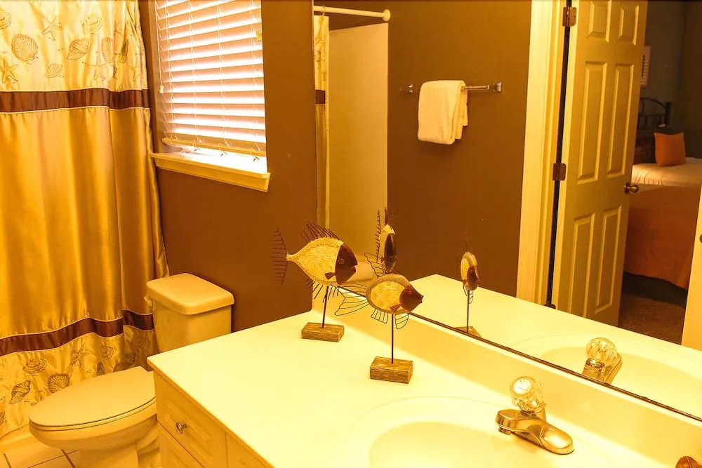8554 Turnberry - 3 Br condo by RedAwning