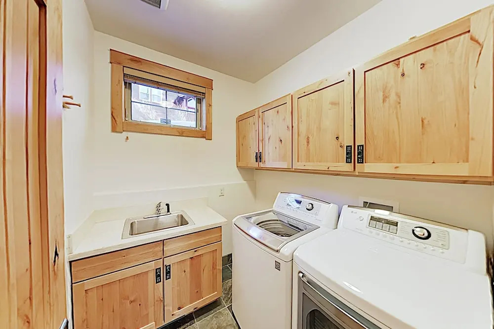 New Listing! Large Donner Lake W/ Water View 4 Bedroom Home