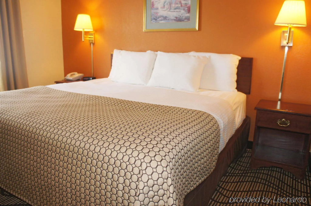 La Quinta Inn & Suites by Wyndham Peru Starved Rock St Park